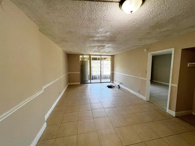 Image 22 of 30 For 3141 47th Ter  221