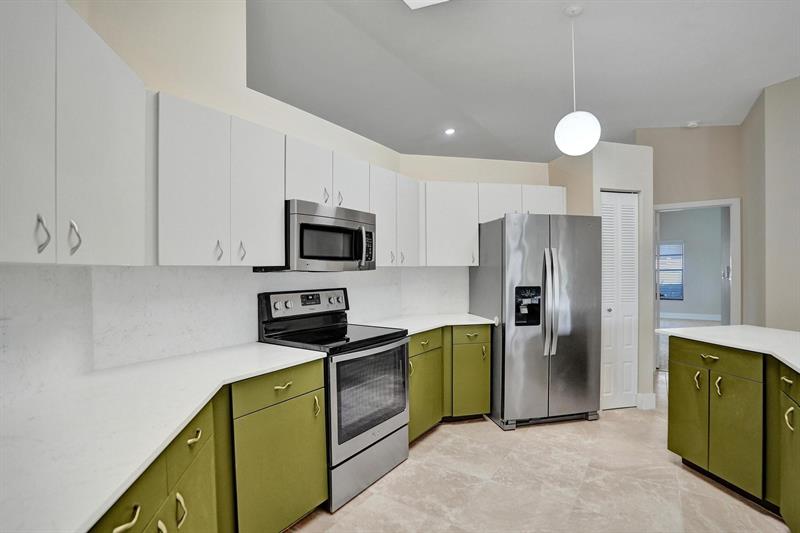 Image 22 of 36 For 7680 23rd St