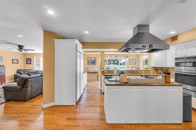Image 10 of 48 For 11141 26th Dr