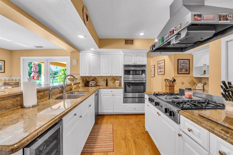 Image 14 of 48 For 11141 26th Dr