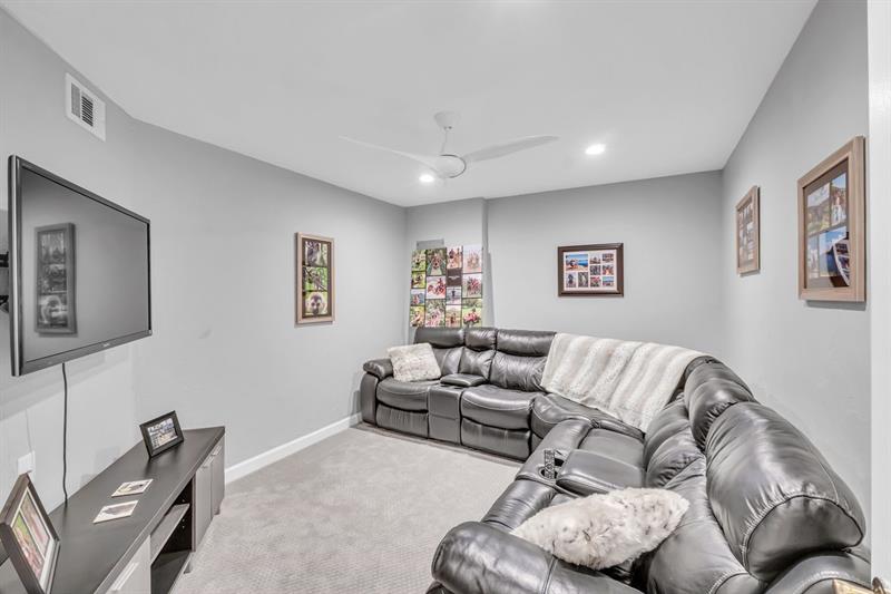 Image 20 of 48 For 11141 26th Dr