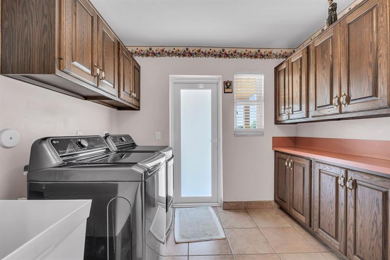 Image 21 of 48 For 11141 26th Dr