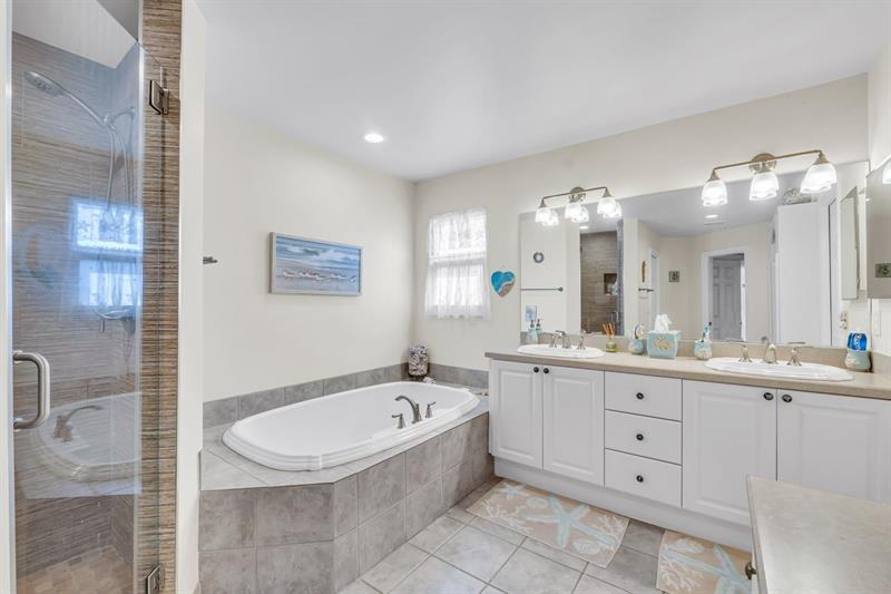 Image 27 of 48 For 11141 26th Dr
