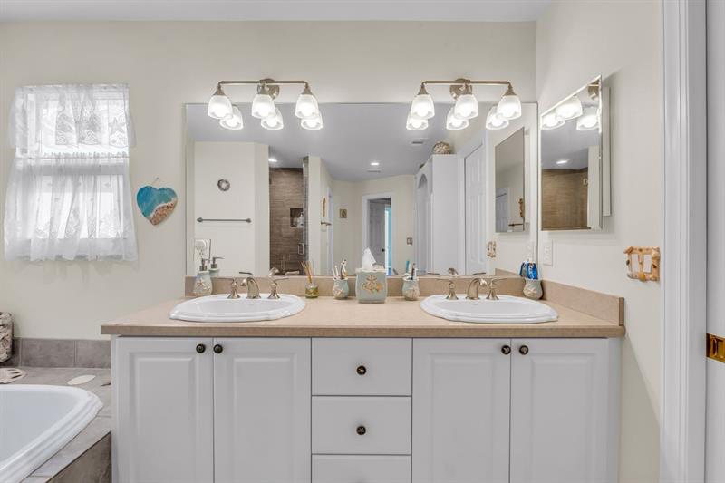 Image 28 of 48 For 11141 26th Dr