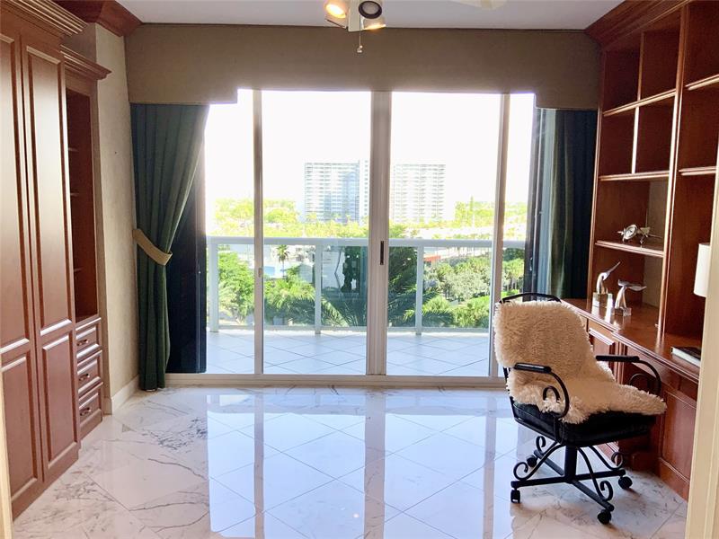 Image 10 of 22 For 3200 Ocean Blvd  707