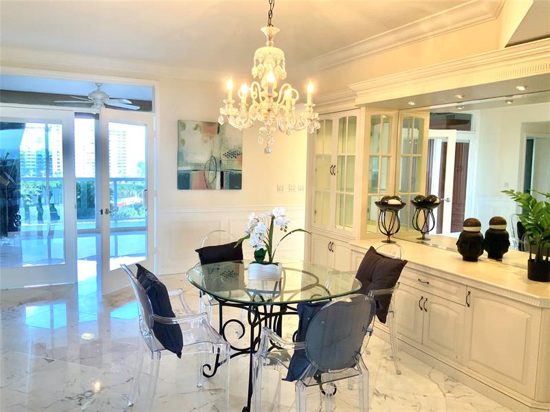 Image 4 of 22 For 3200 Ocean Blvd  707