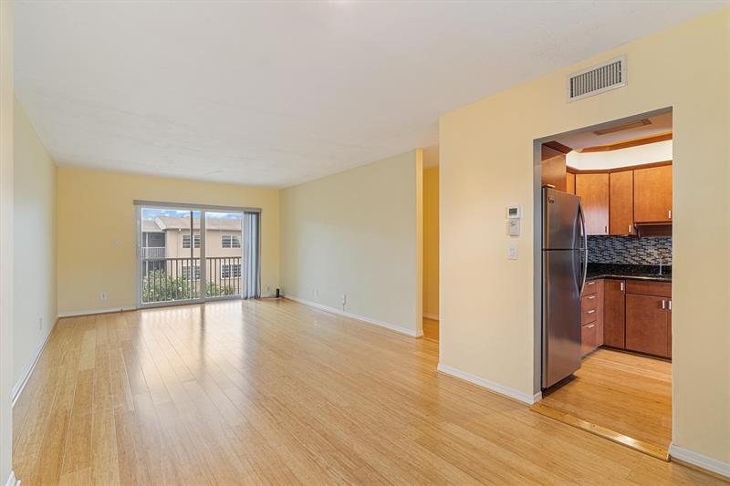Image 14 of 19 For 1510 15th St  309