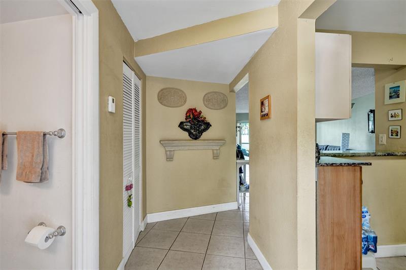 Image 10 of 35 For 4235 University Dr  110