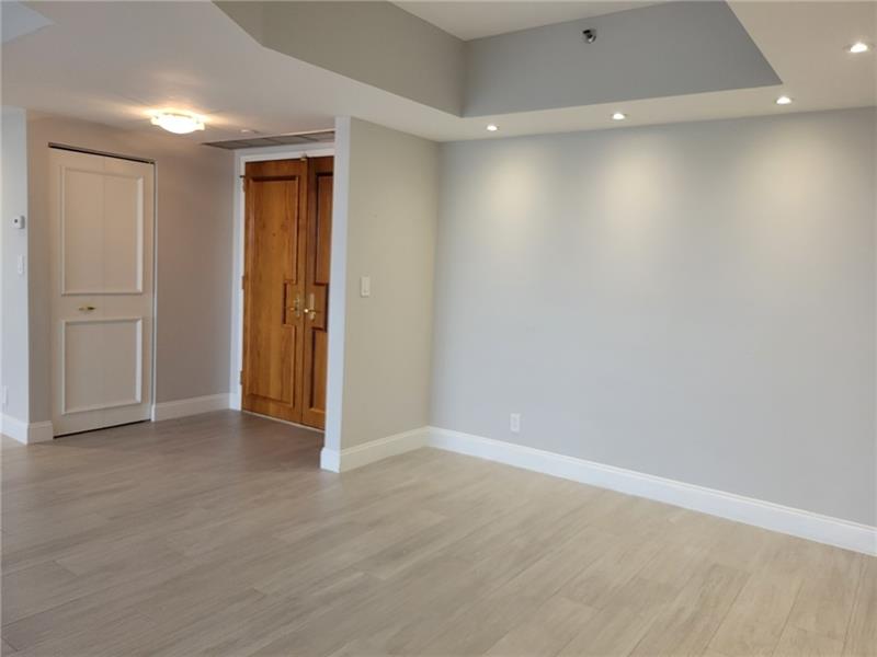 Image 10 of 29 For 20281 Country Club Dr.  503