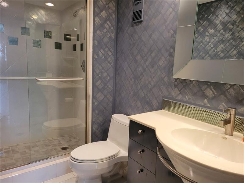 Image 16 of 29 For 20281 Country Club Dr.  503
