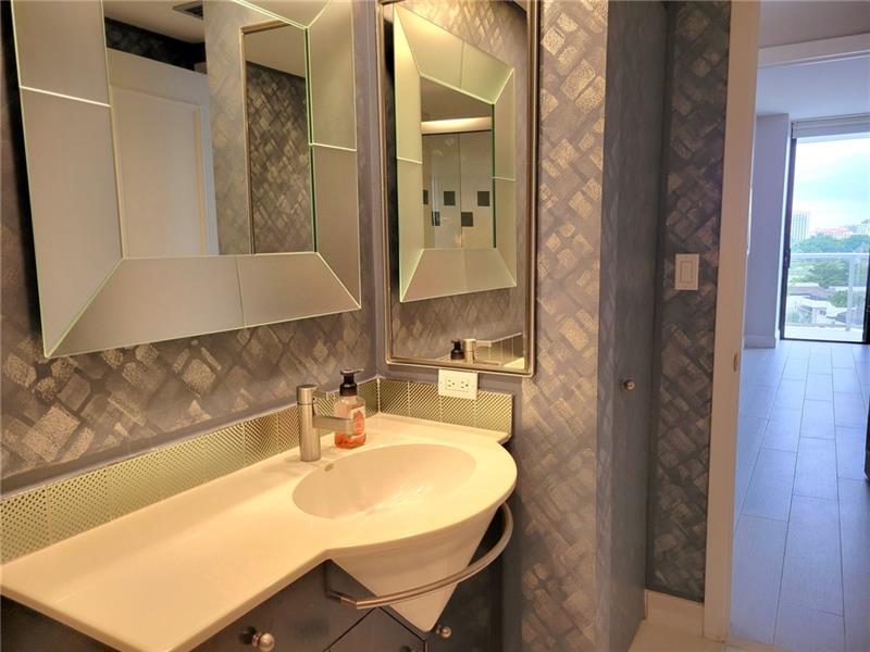Image 17 of 29 For 20281 Country Club Dr.  503