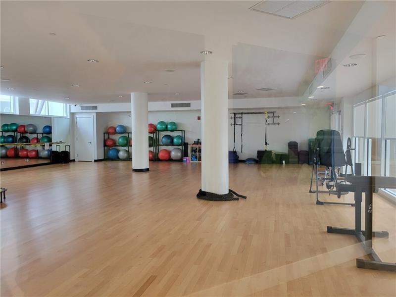 Image 21 of 29 For 20281 Country Club Dr.  503