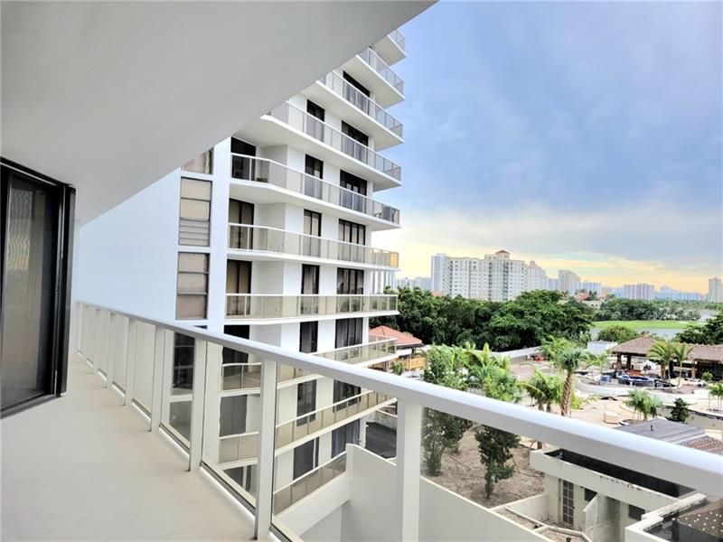 Image 5 of 29 For 20281 Country Club Dr.  503