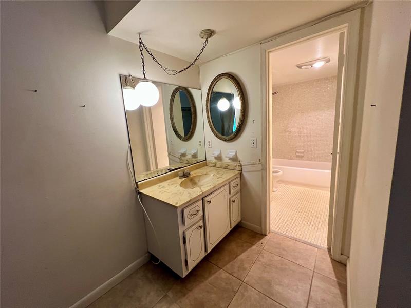 Image 6 of 8 For 555 8th St  152