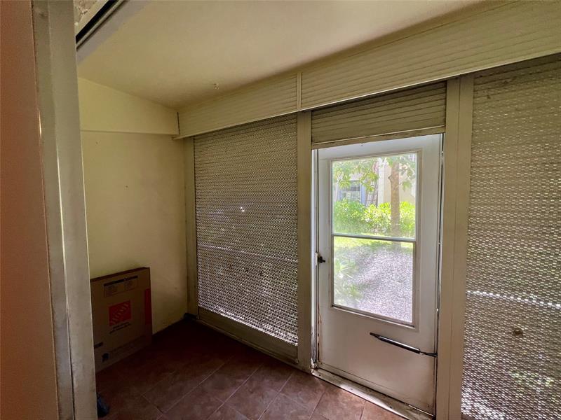 Image 7 of 8 For 555 8th St  152