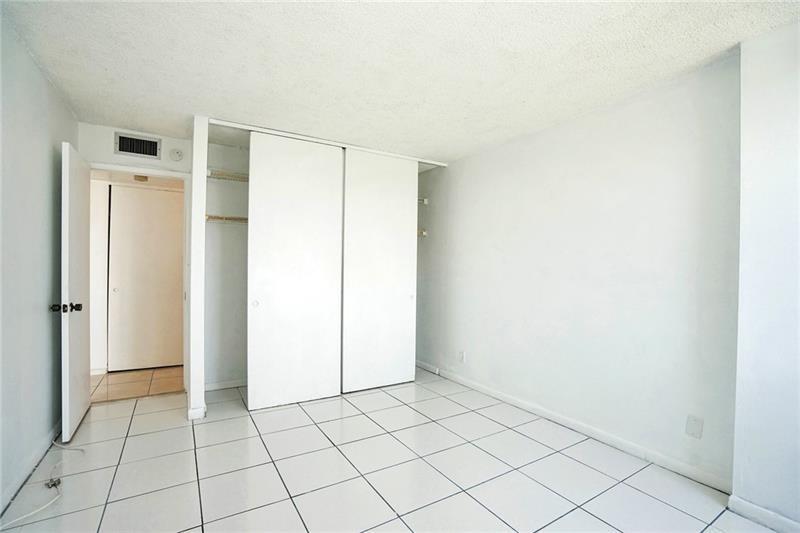 Image 6 of 21 For 111 Briny Ave  906