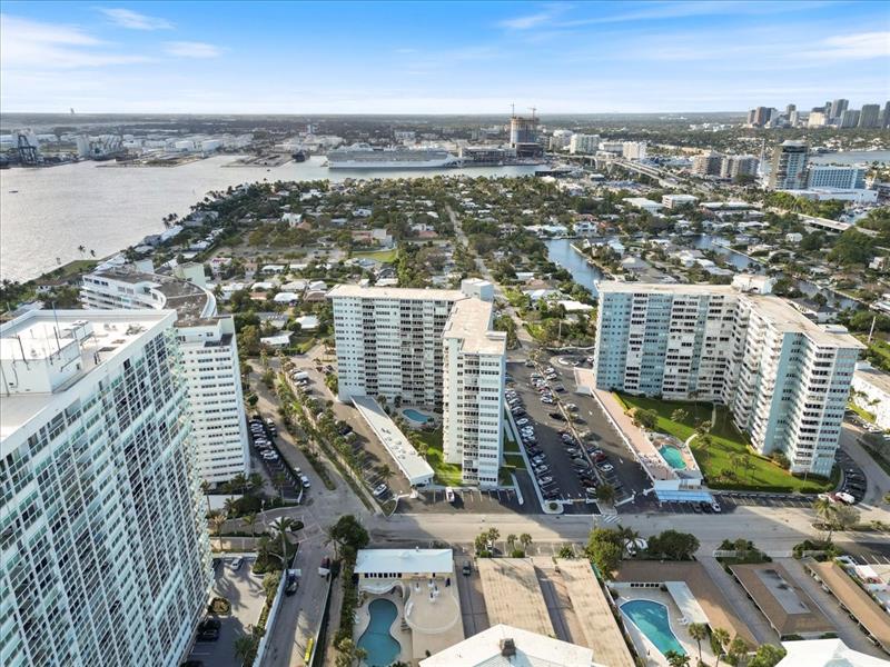 Image 46 of 48 For 1920 Ocean Dr  701