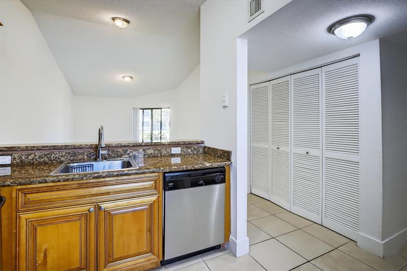 Image 10 of 41 For 9953 Nob Hill Ct  9953