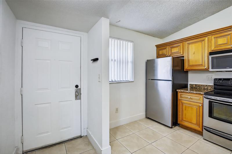 Image 11 of 41 For 9953 Nob Hill Ct  9953