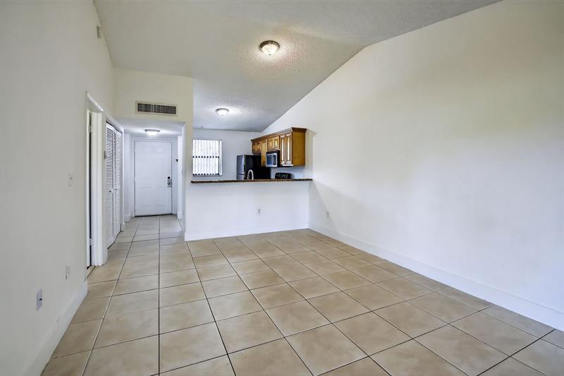 Image 14 of 41 For 9953 Nob Hill Ct  9953