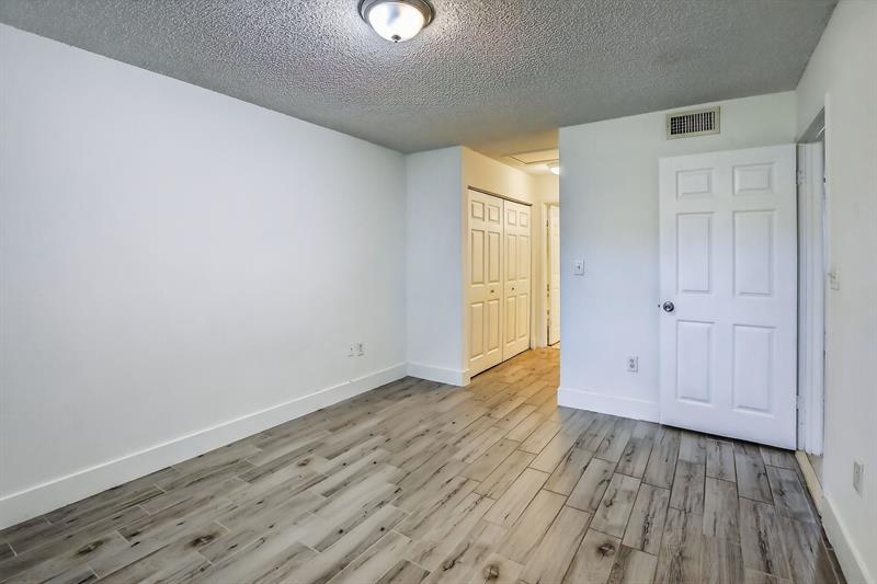 Image 16 of 41 For 9953 Nob Hill Ct  9953
