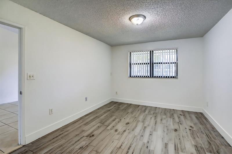 Image 18 of 41 For 9953 Nob Hill Ct  9953