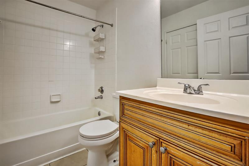 Image 19 of 41 For 9953 Nob Hill Ct  9953