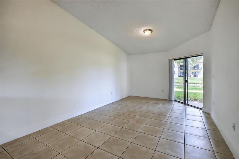 Image 20 of 41 For 9953 Nob Hill Ct  9953