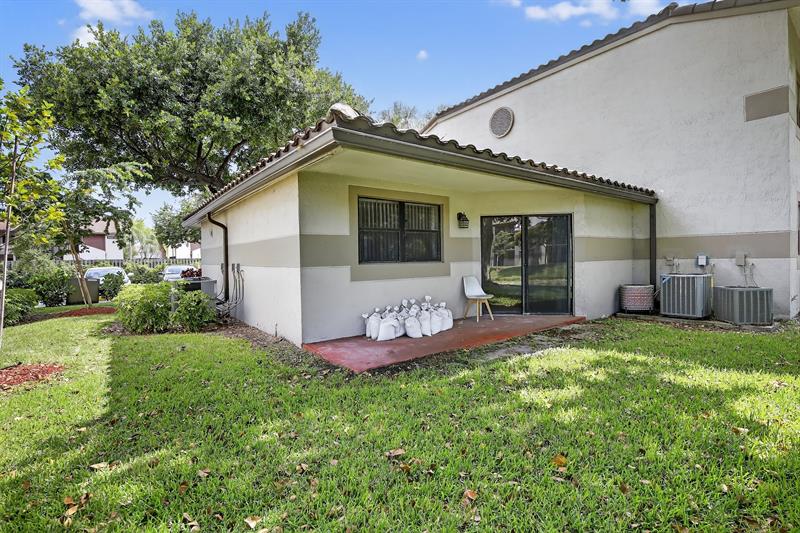 Image 24 of 41 For 9953 Nob Hill Ct  9953