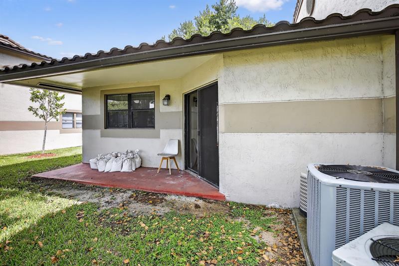 Image 26 of 41 For 9953 Nob Hill Ct  9953