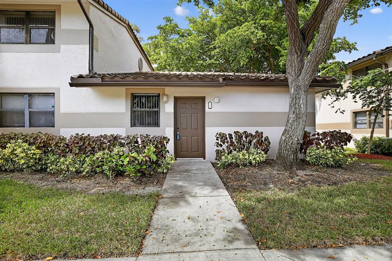 Image 3 of 41 For 9953 Nob Hill Ct  9953