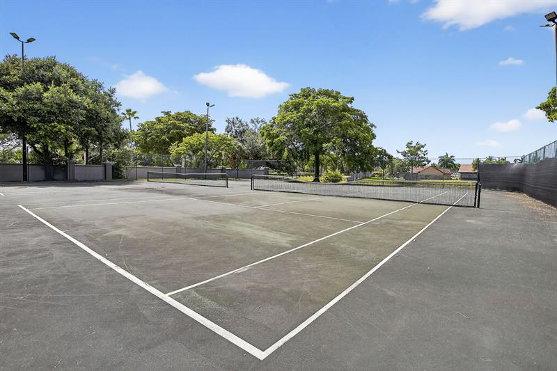 Image 33 of 41 For 9953 Nob Hill Ct  9953