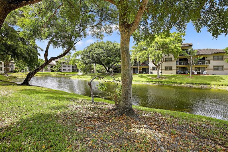 Image 5 of 41 For 9953 Nob Hill Ct  9953