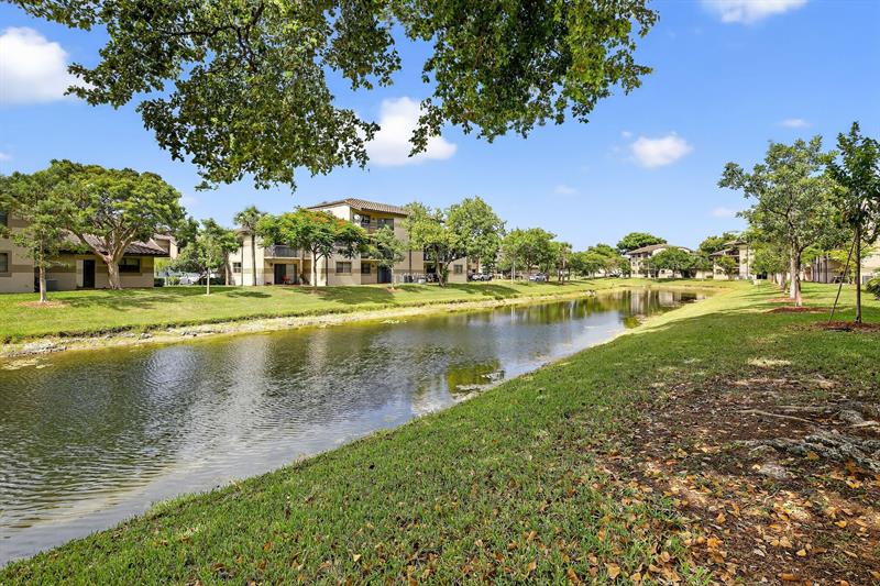 Image 6 of 41 For 9953 Nob Hill Ct  9953
