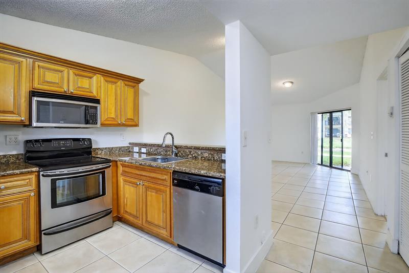 Image 7 of 41 For 9953 Nob Hill Ct  9953