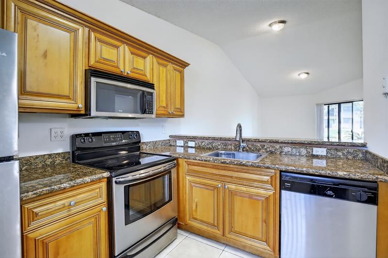 Image 9 of 41 For 9953 Nob Hill Ct  9953