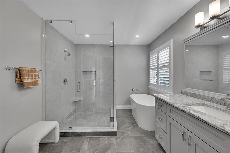 Image 22 of 47 For 4910 104th Ave