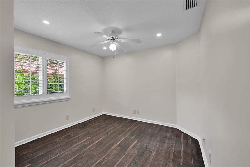 Image 32 of 47 For 4910 104th Ave