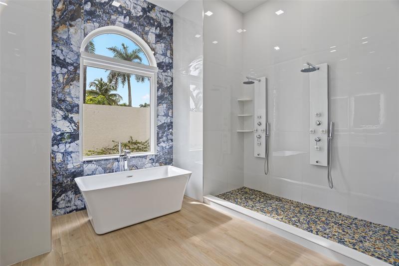 Image 19 of 47 For 2534 Golf View Dr