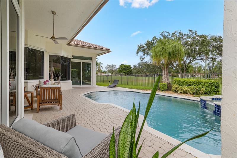 Image 32 of 47 For 2534 Golf View Dr