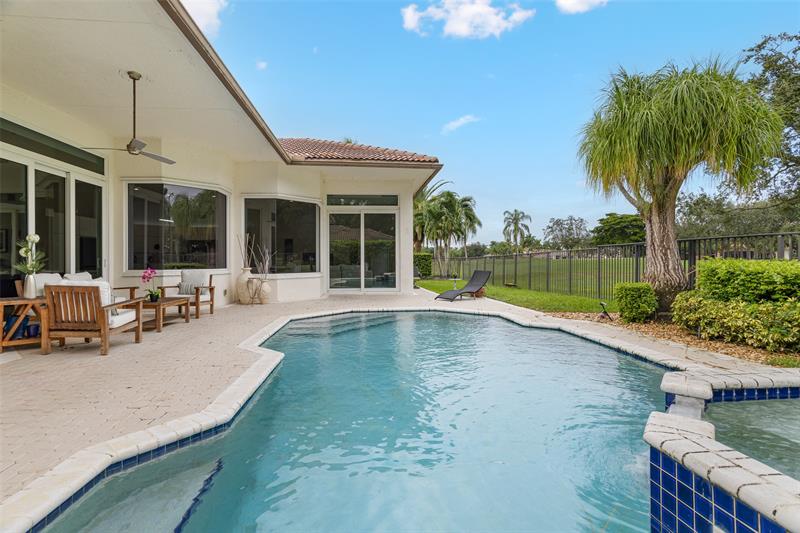 Image 33 of 47 For 2534 Golf View Dr