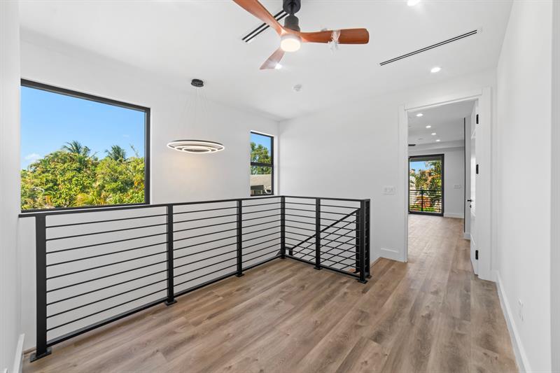 Image 13 of 21 For 1314 13th Ave  B