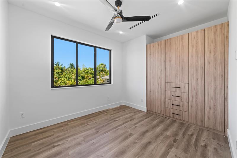 Image 19 of 21 For 1314 13th Ave  B