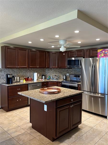 Image 2 of 7 For 2455 51st St  207