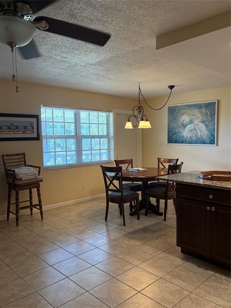 Image 3 of 7 For 2455 51st St  207
