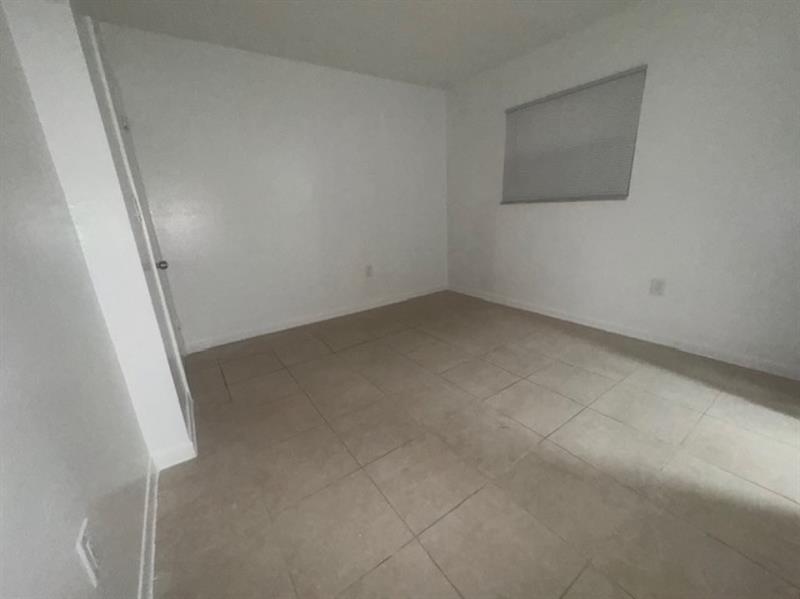 Image 10 of 20 For 5525 41st St  218
