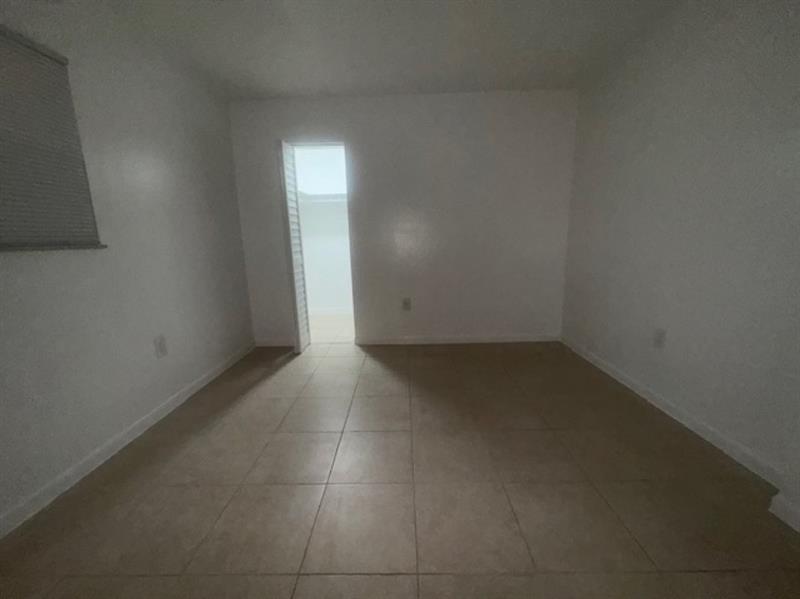 Image 12 of 20 For 5525 41st St  218