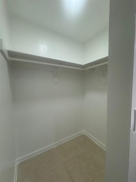 Image 16 of 20 For 5525 41st St  218