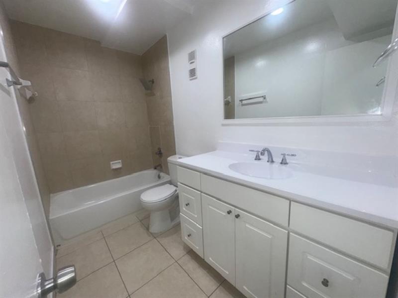 Image 19 of 20 For 5525 41st St  218