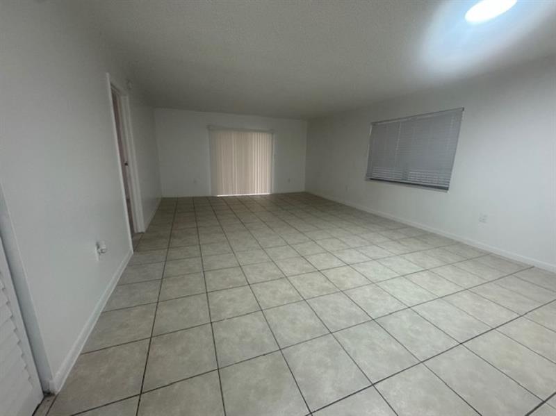 Image 3 of 20 For 5525 41st St  218